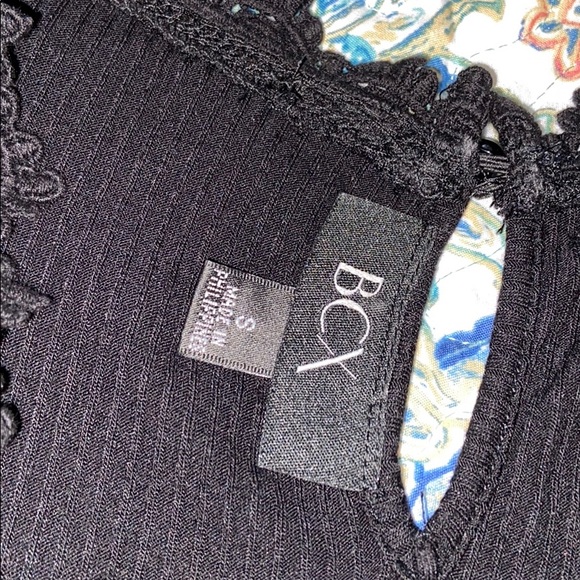 Black top - Picture 2 of 2